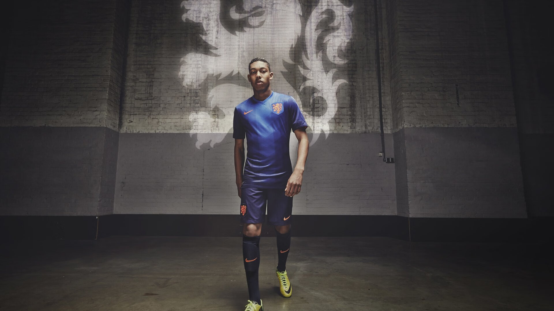 Popovici蝉联男子200 m自由泳金牌